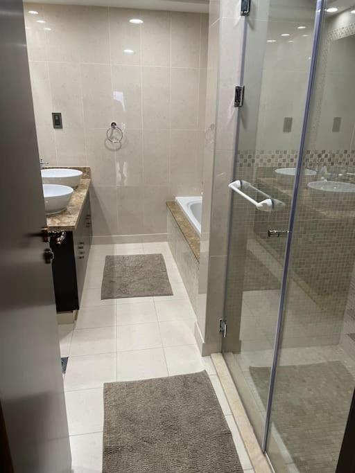 Apartment Balqis Residense Palm Jumeirah,pool, Beach, Top Floor, Full Sea View, Restaurants